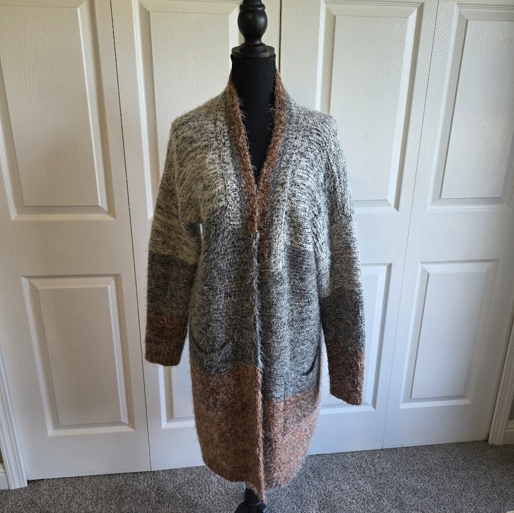 BKE Gray and Brown Open-Front Cardigan